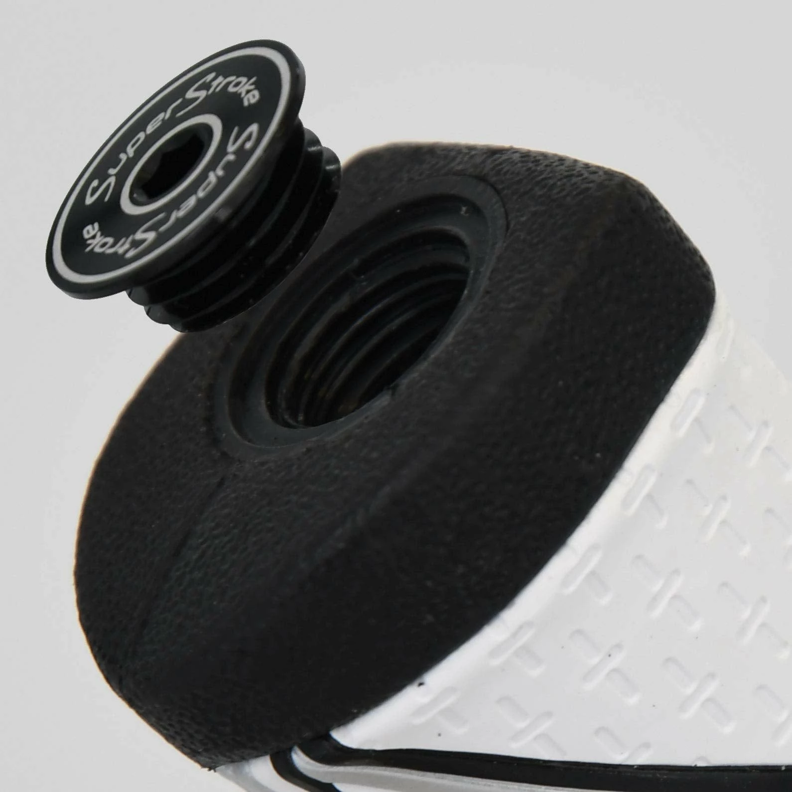 SUPERSTROKE TRAXION PISTOL GT 2.0 PUTTER GRIPS - Image 9